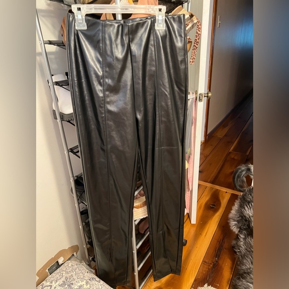 Katy vegan leather pants - Picture 2 of 5